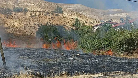Patlayan lastik az kalsın evleri kül ediyordu