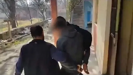 Pişkin hırsızlar yakalandı
