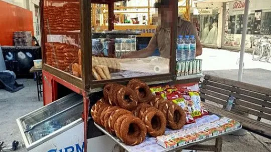 Polis simitçi kılığına girdi, kadını yakaladı!