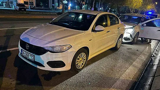 Ehliyetsiz sürücü uyuşturucuyla yakalandı