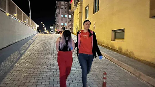 Ehliyetsiz sürücü uyuşturucuyla yakalandı