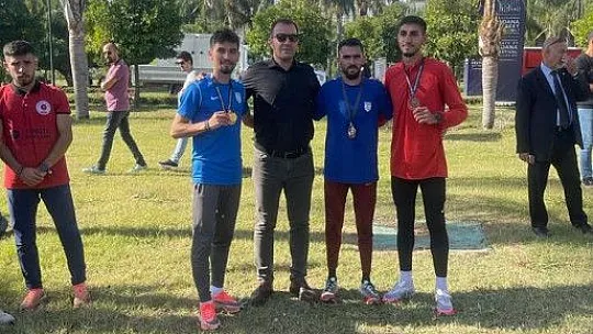Sporcular başarılarıyla göz doldurdu.