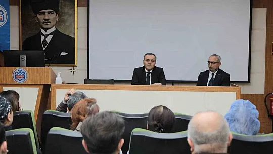Rektör'den Deprem Bölgesinden Dönen Sağlık Ekibine Teşekkür...