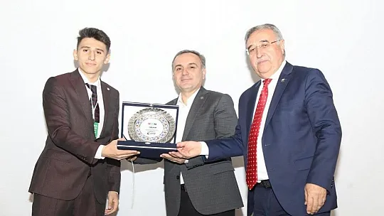 Rektör Altun, lise öğrencileri ile buluştu