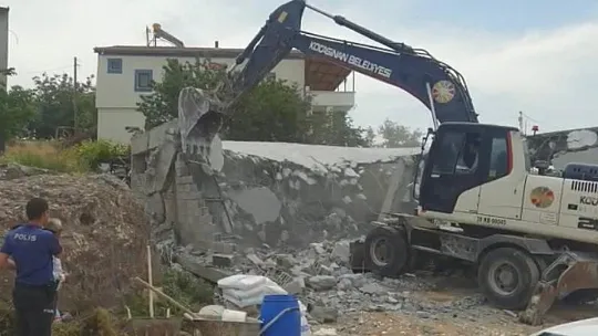 Ortalık fena karıştı! Görevliler ile vatandaş arasında gerginlik çıktı