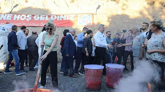 Salça günleri Mimarsinan Mahallesi'nde devam etti