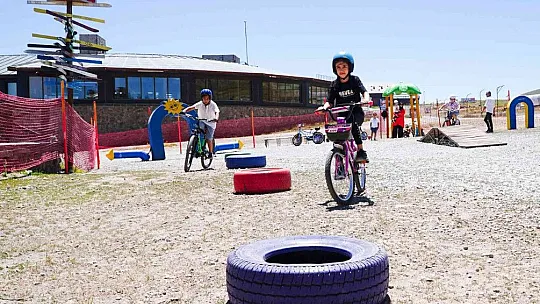 Şampiyon bisikletçiler Erciyes'te yetişecek