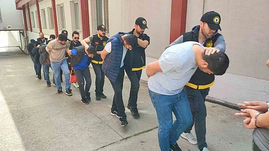 Şasi numarası değiştiren otomobil çetesine 6 tutuklama