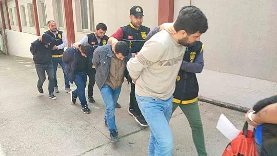 Şasi numarası değiştiren otomobil çetesine 6 tutuklama