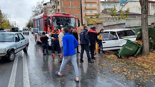 Sivas'ta ehliyetsiz sürücüler kaza yaptı, her iki tarafa da para cezası kesildi