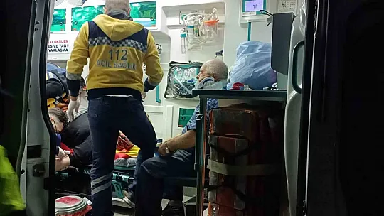 Sivas'ta yolcu otobüsü ile otomobil çarpıştı: 3 yaralı