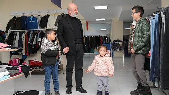 Depremzedelere Sosyal market, özel hizmet veriyor