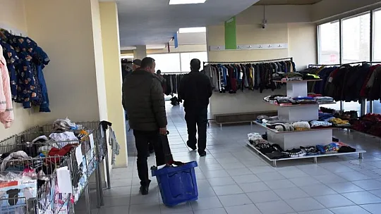 Depremzedelere Sosyal market, özel hizmet veriyor