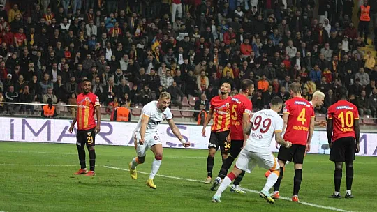 Spor Toto Süper Lig: Kayserispor: 2 - Galatasaray: 1 (Maç sonucu)