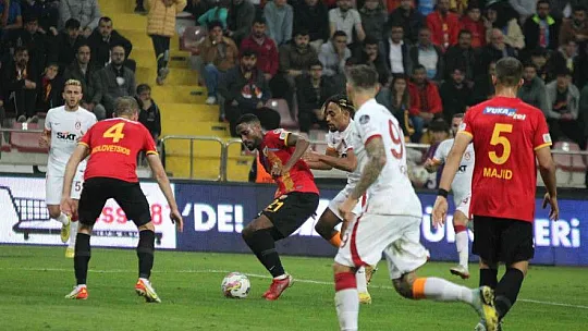Spor Toto Süper Lig: Kayserispor: 2 - Galatasaray: 1 (Maç sonucu)