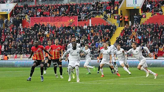 Spor Toto Süper Lig: Kayserispor: 0 - Adana Demirspor: 1 (İlk yarı)