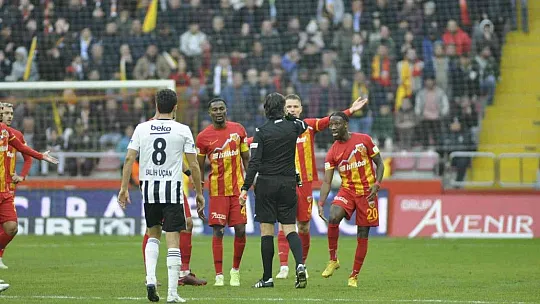 Spor Toto Süper Lig: Kayserispor: 0 - Beşiktaş: 2 (İlk yarı)