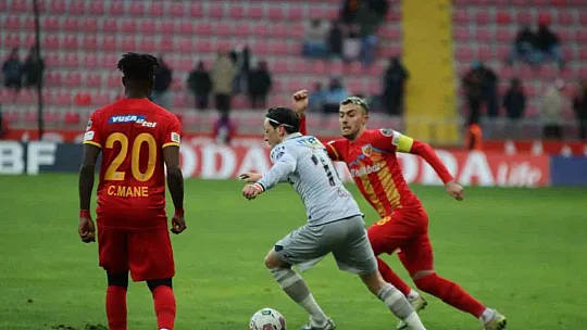Spor Toto Süper Lig: Kayserispor: 0 - Medipol Başakşehir: 0 (İlk yarı)