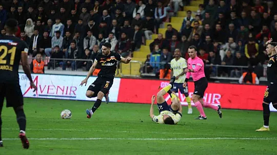 Spor Toto Süper Lig: Kayserispor: 0 - Fenerbahçe: 1 (İlk yarı)
