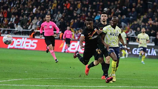 Spor Toto Süper Lig: Kayserispor: 0 - Fenerbahçe: 1 (İlk yarı)