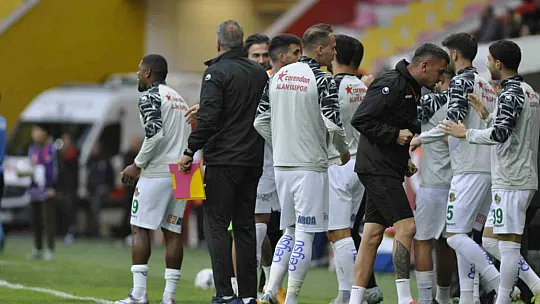 Spor Toto Süper Lig: Kayserispor: 0 - Alanyaspor: 2 (Maç devam ediyor)