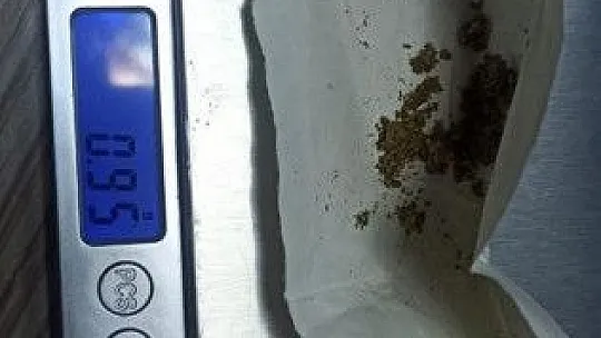 Talas'ta şüpheliden uyuşturucu çıktı