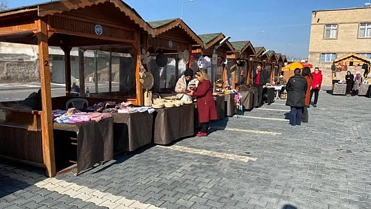 Talas'ta pazar mesaisi...