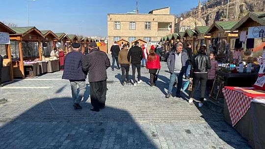 Talas'ta pazar mesaisi...