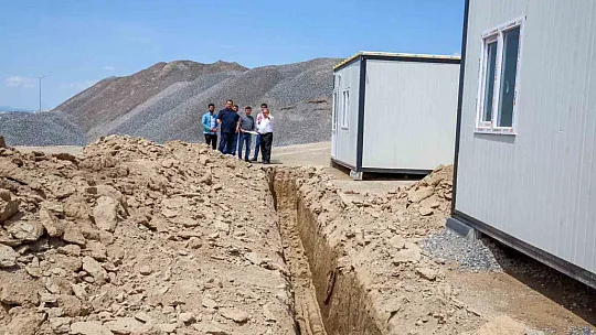 Talas Belediyesi Geçici Acil Afet Sosyal Yaşam Merkezi kuruyor...