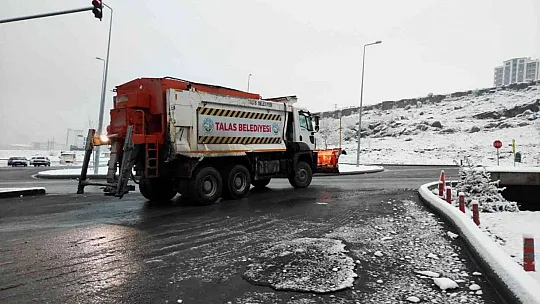 Talas'ta 7 gün 24 saat kış çalışmaları sürüyor