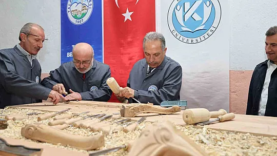 Başkan işçiliğe soyundu!
