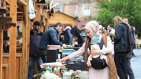 'Antika Pazarı' hız kesmeden devam ediyor