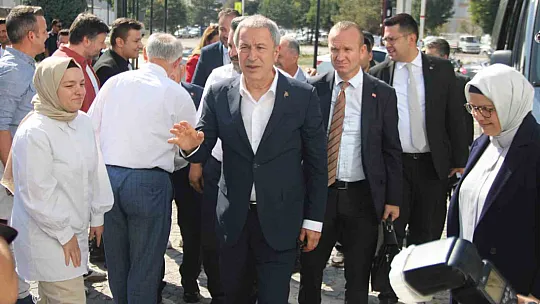 Hulusi Akar: 'Güçlü bir nesil için uyuşturucu ile sonuna kadar mücadele edilmeli'