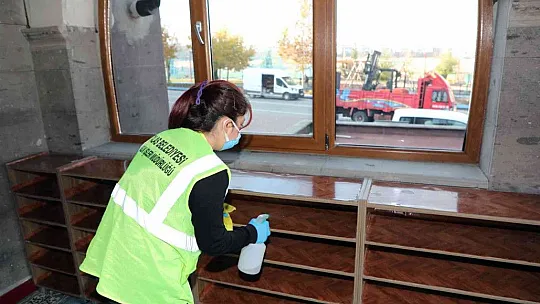 Talas Belediyesi'nde Camilerde temizlik mesaisi