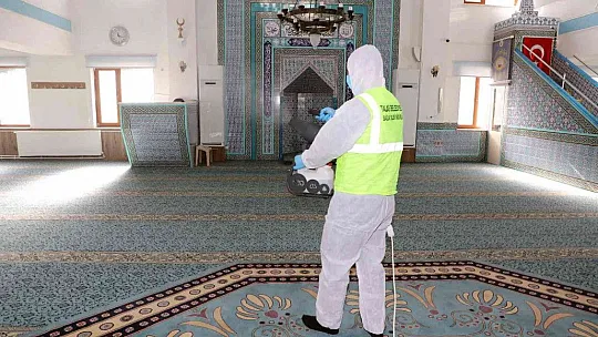Talas Belediyesi'nde Camilerde temizlik mesaisi