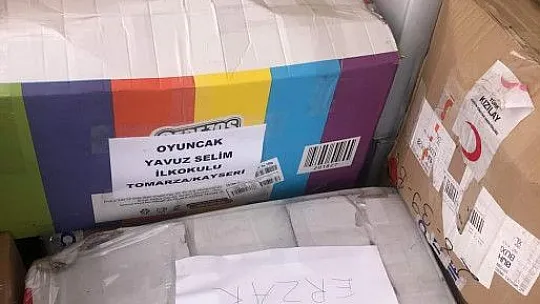 Oyuncaklarını depremzede çocuklarla paylaştılar...