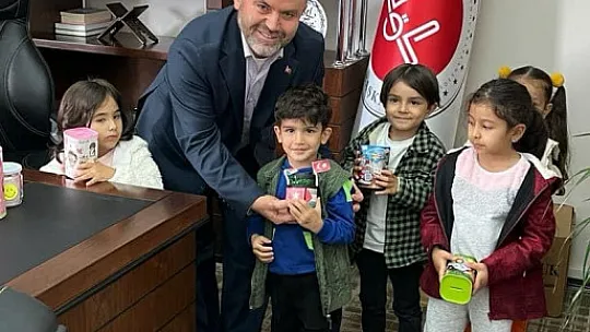 Miniklerden Gazze'ye kumbaralı destek