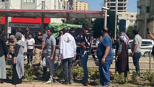 Acılı aileden tabutlu tepki