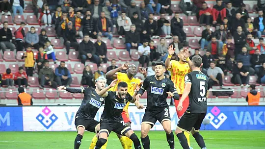 İlk yarıda gol sesi çıkmadı