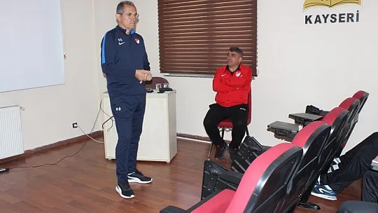 Futbol antrenörleri için telafi semineri