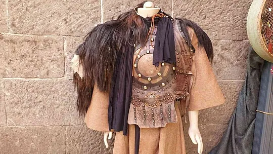 Türk tarihini eserleri ile yaşatıyor
