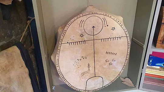 Türk tarihini eserleri ile yaşatıyor