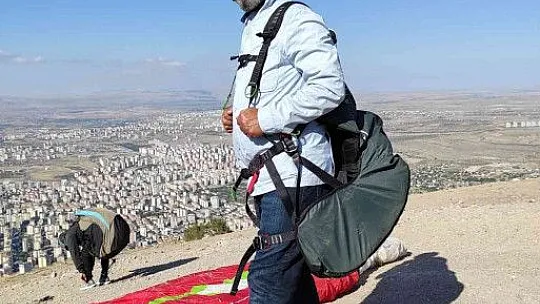 Ünlü yazar 2000 rakımda kitap imzaladı