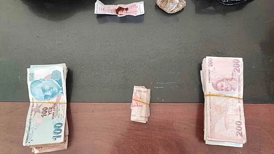 Uyuşturucu satan 3 zanlı tutuklandı