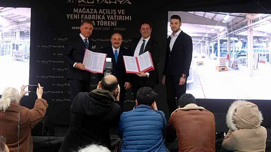 Bakan Varank, Dekoyap NG Kütahya Seramik mağazasının açılışına katıldı!