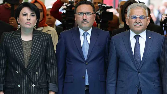 Teşekkür etti...