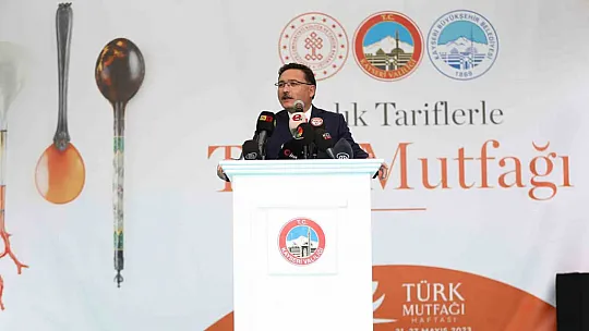 Teşekkür etti...