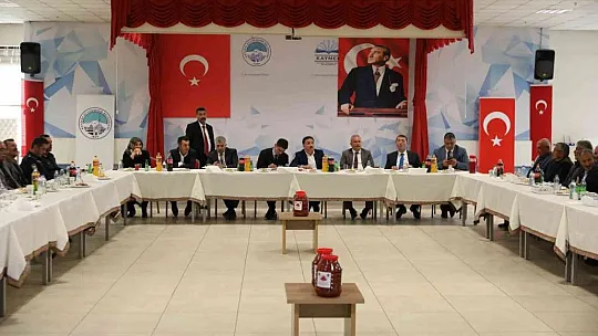 Vali'den Felahiye ve Akkışla çıkarması...