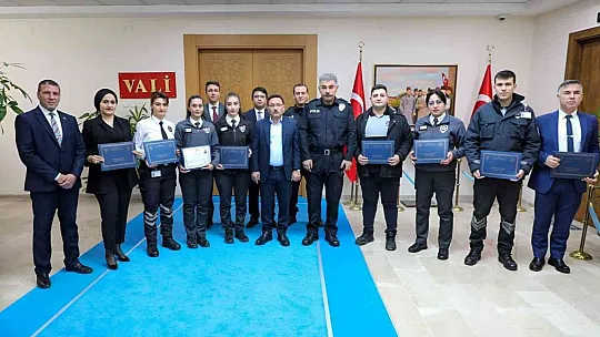 Vali Çiçek'ten Güven Timlerine başarı belgesi
