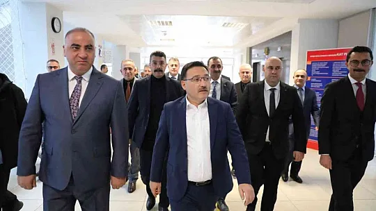Vali Çiçek SGK'yI ziyaret etti